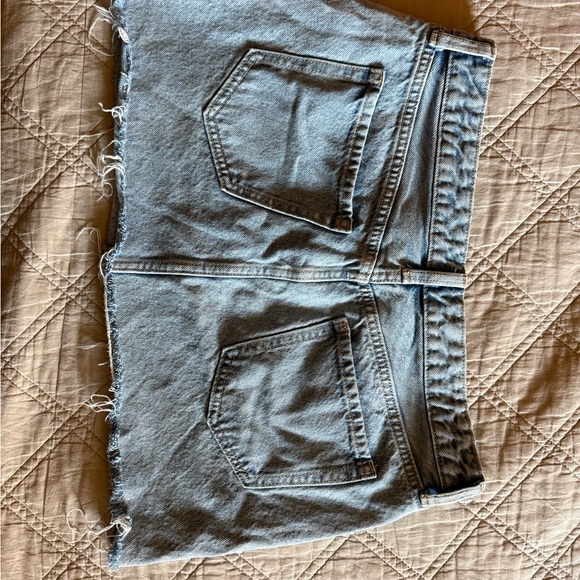 Old Navy Light Blue Distressed Denim Mini Skirt - Picture 2 of 2